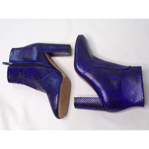 🆕 VINCE CAMUTO Sanstan Ankle Bootie Snake Blue 6 - Picture 11 of 12